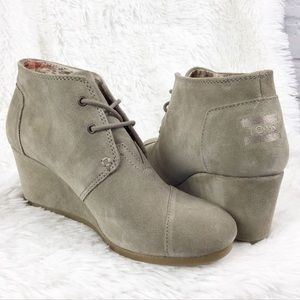 NWT Toms desert wedge bootie taupe suede